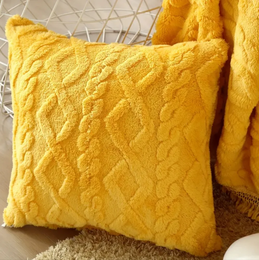 Soft and cozy pillow cover - Picture 2 of 4